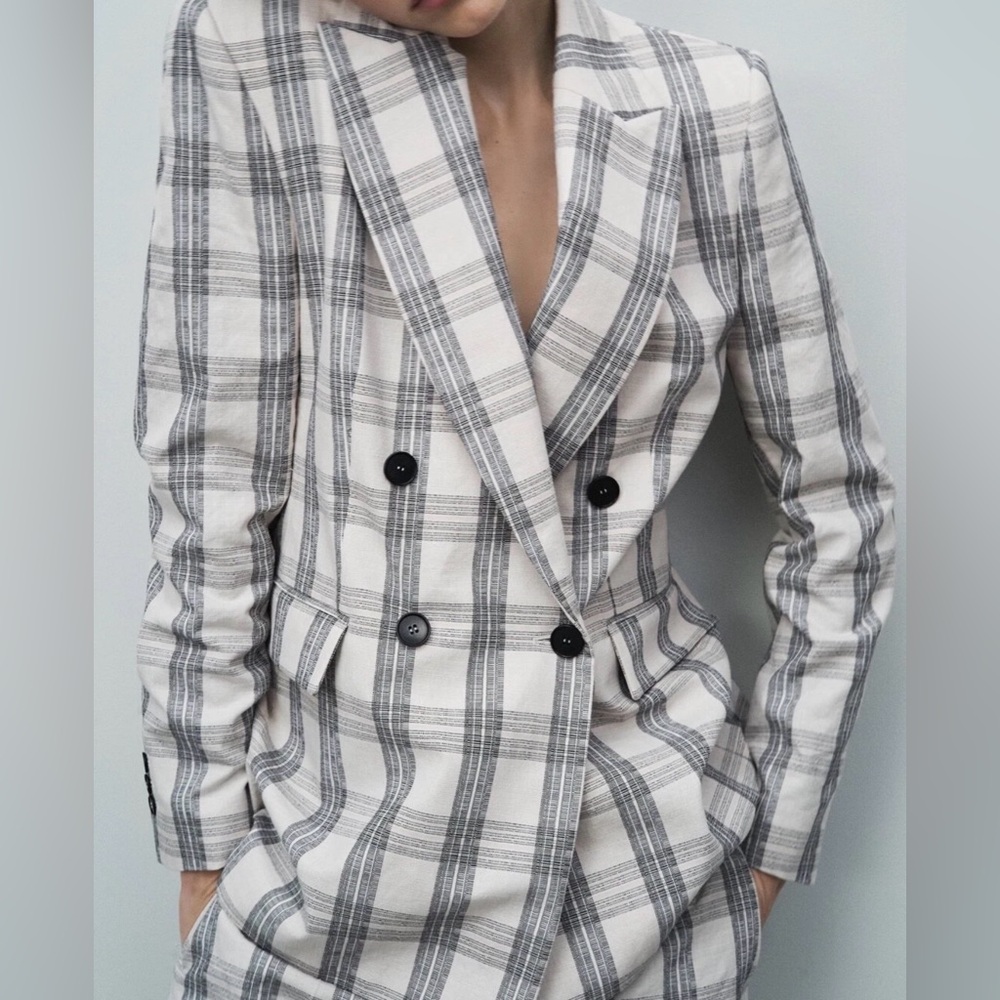 Zara double-breasted plaid blazer features a cream/ecru and black